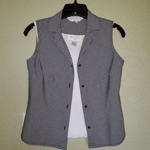 Casual Corner Sleeveless Shirt and Tank Top